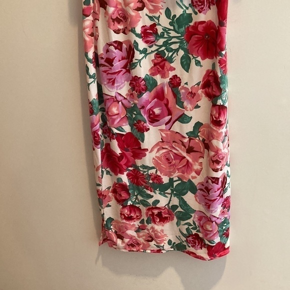 003. OFF Shoulder DRESS - Picture 4 of 6